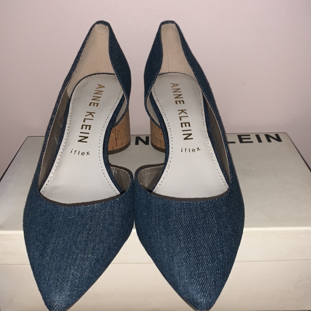 Anne Klein Women’s size 10 heels - Picture 2 of 3